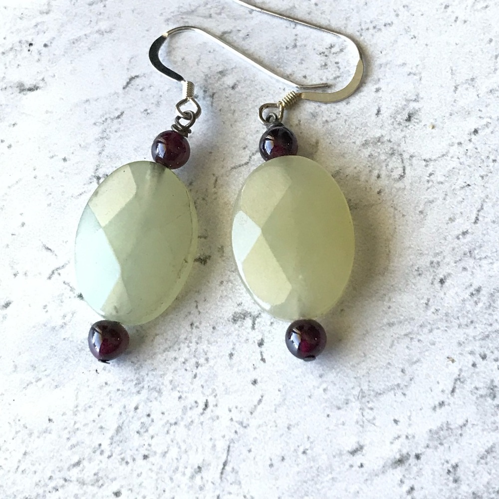 Dangle Earrings Green Aventurine Faceted Garnet Accent Beads - Picture 3 of 3
